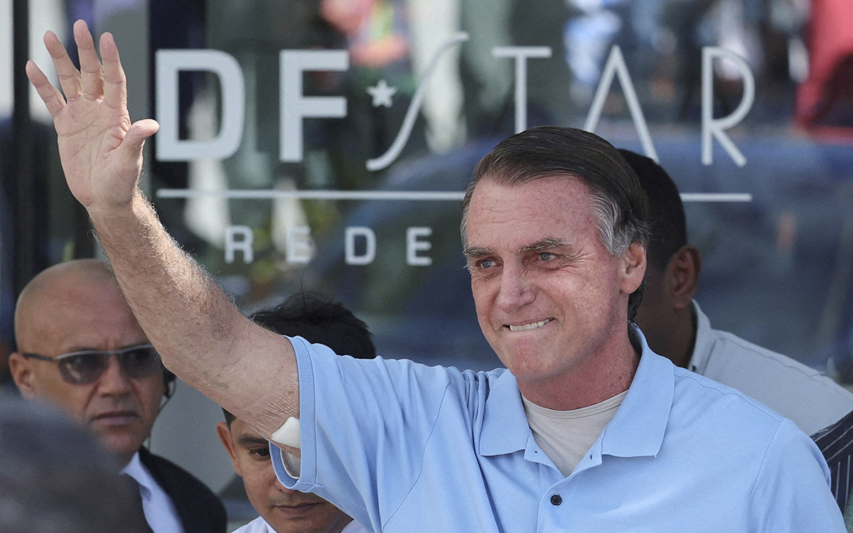 Bolsonaro se somete a nueva cirugía por crisis de hipo; 'son nueve meses de lucha y de angustia', dice su esposa