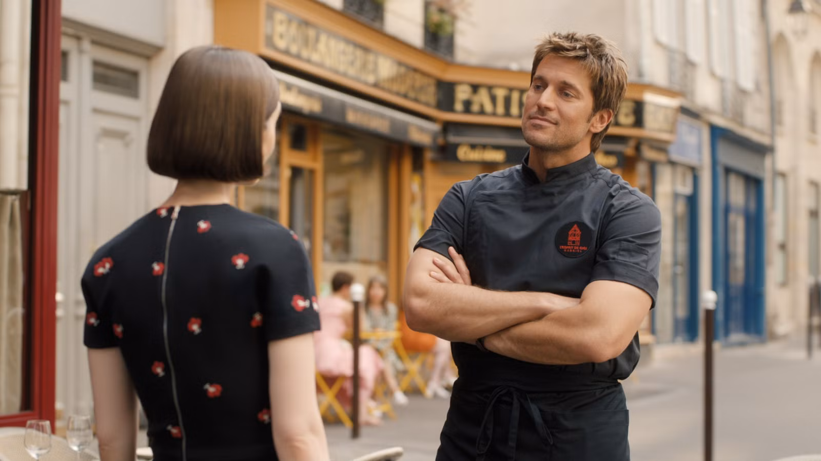 La temporada 5 de Emily In Paris finalmente soluciona el enorme problema de Gabriel del programa