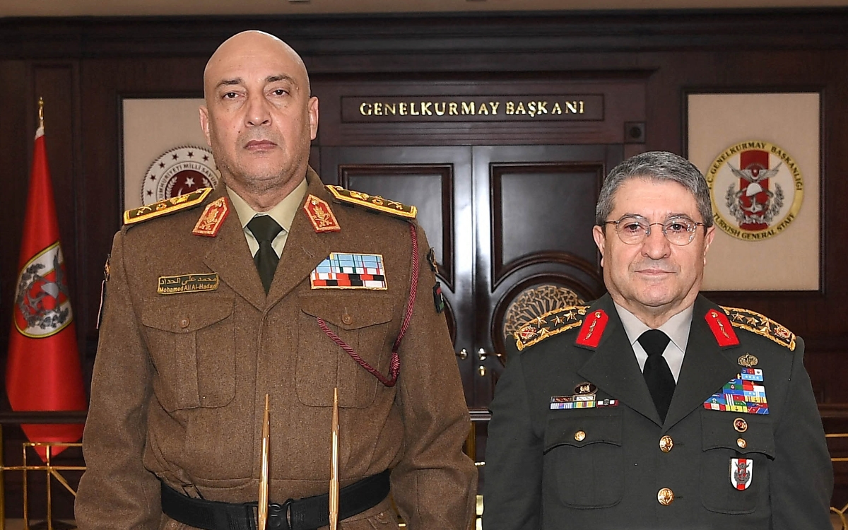 Muere jefe del Ejército libio en avionazo en Turquía