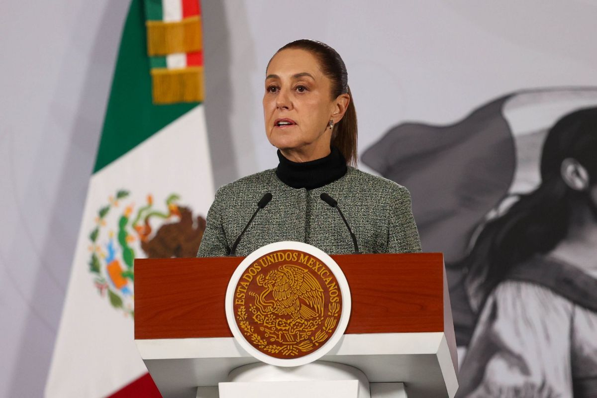 Sheinbaum defiende labor de la SEP tras críticas de Max Arriaga