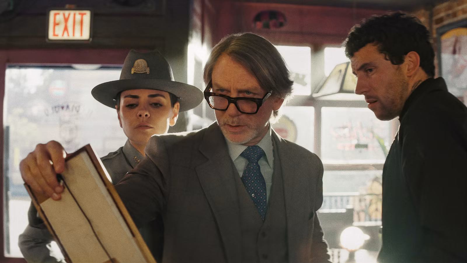 El programa de comedia de misterio con 95% RT de Hulu es incluso mejor que todas las películas de Knives Out