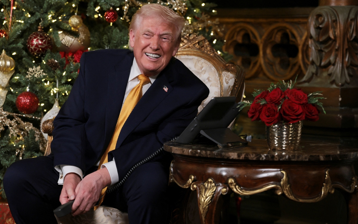 Trump le dice a un niño que no dejará que un Santa Claus 'malo' entre a EE.UU. | Video