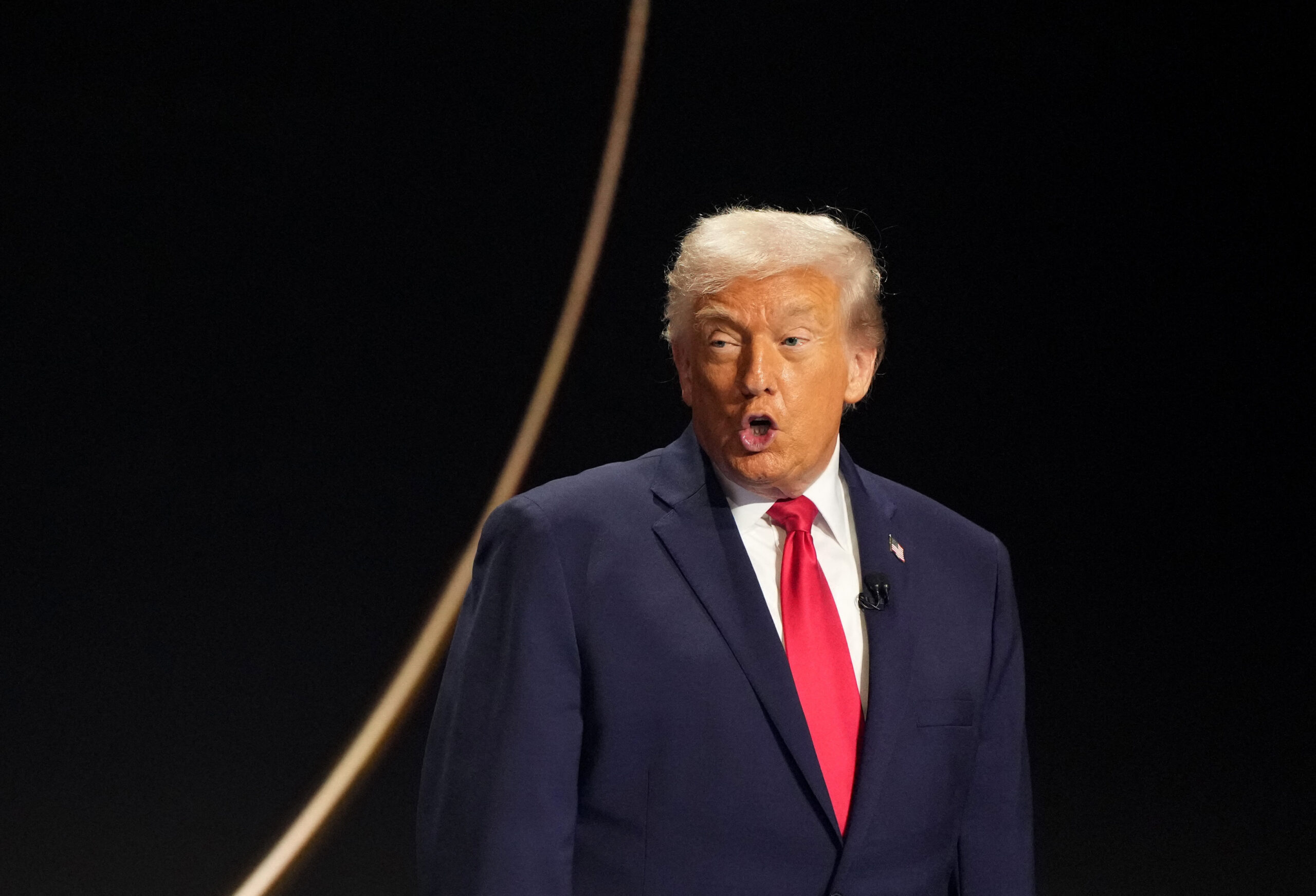 Trump sugiere cambiar el nombre al fútbol americano durante el sorteo del Mundial