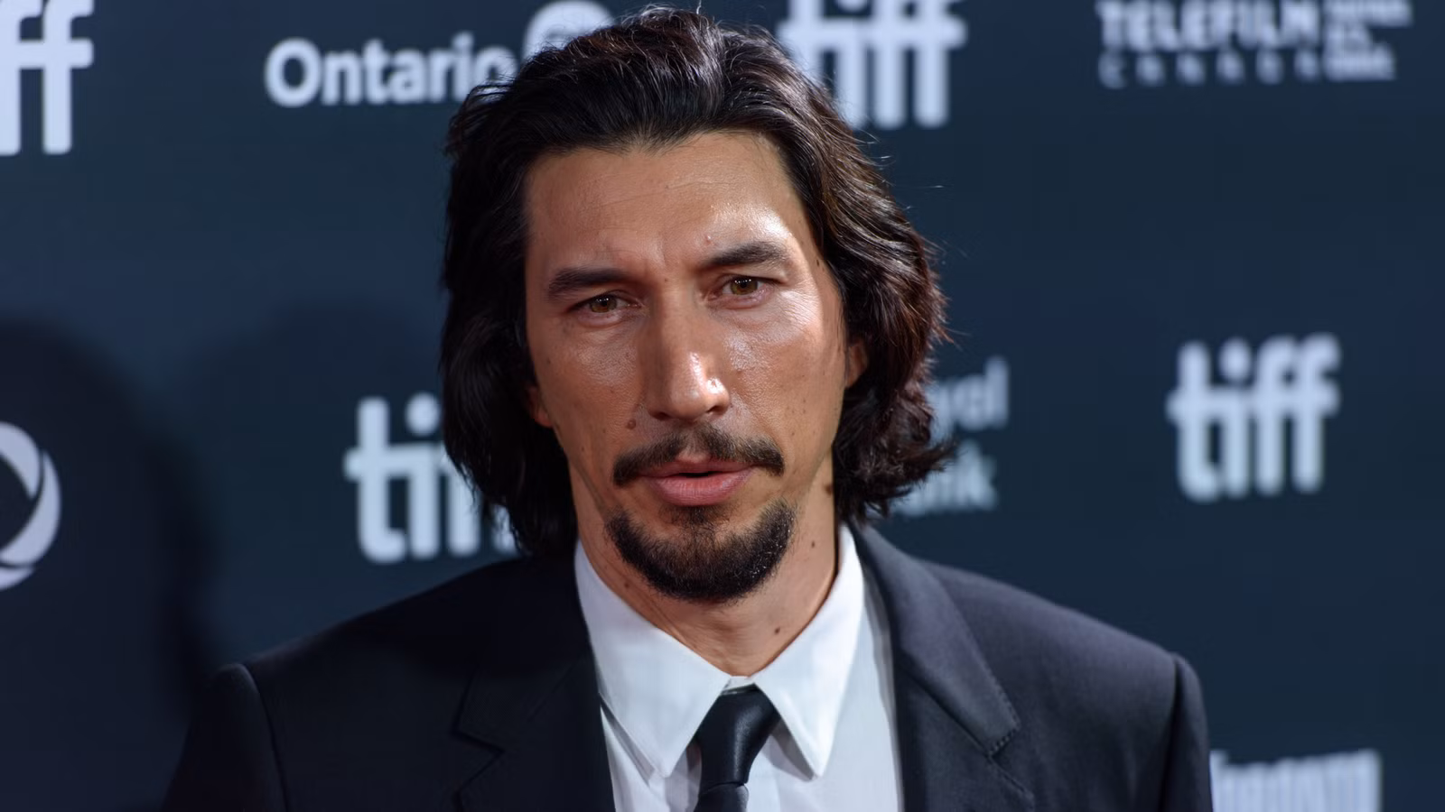 La presunta agresión y el lanzamiento de sillas de Adam Driver en el set de su serie de HBO reveladas por Lena Dunham