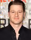 Foto de cabeza de Ben McKenzie en el estreno mundial de Triple Frontera