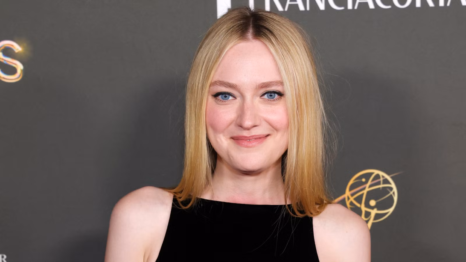 La nueva película de guerra de Dakota y Elle Fanning basada en la novela más vendida finalmente fija la fecha de estreno en 2027 después del retraso