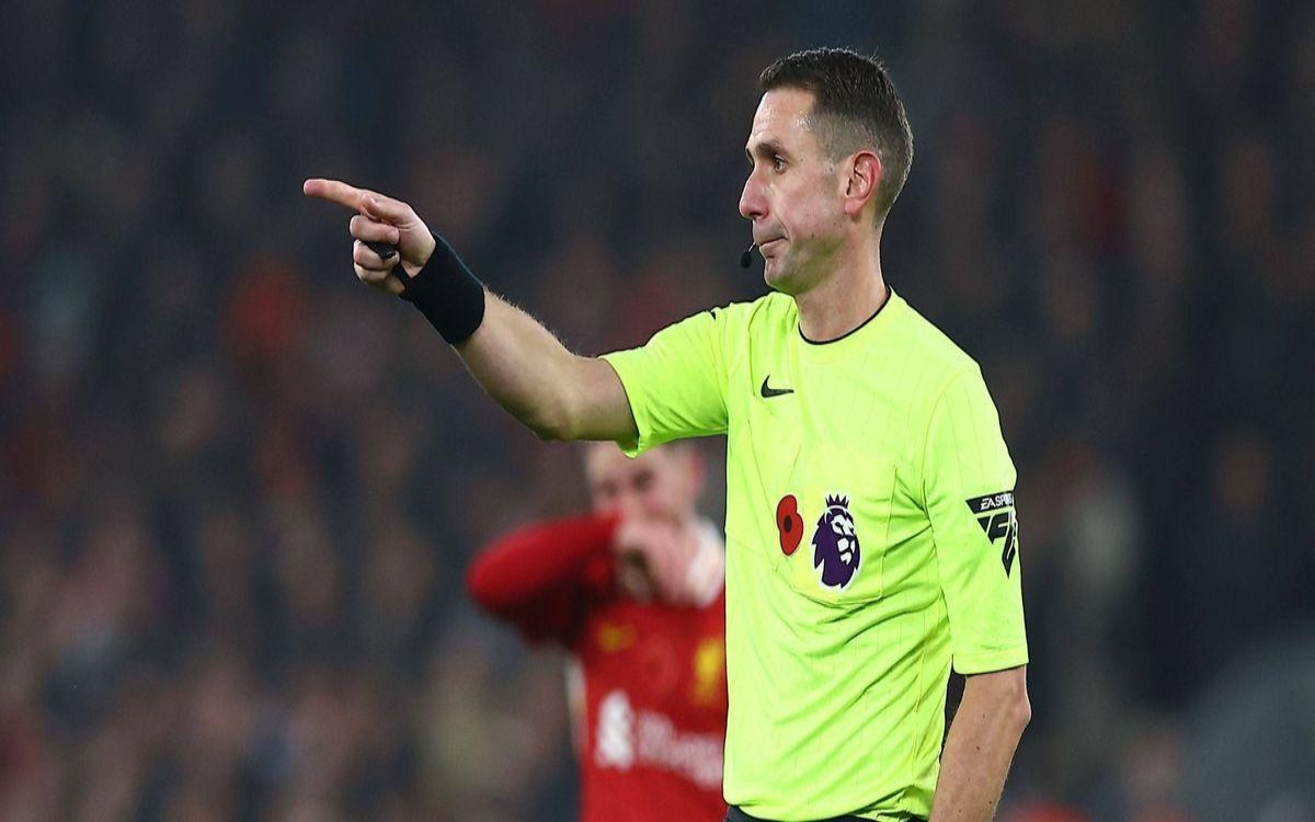 Dan a ex árbitro David Coote nueve meses de prisión suspendida | Video