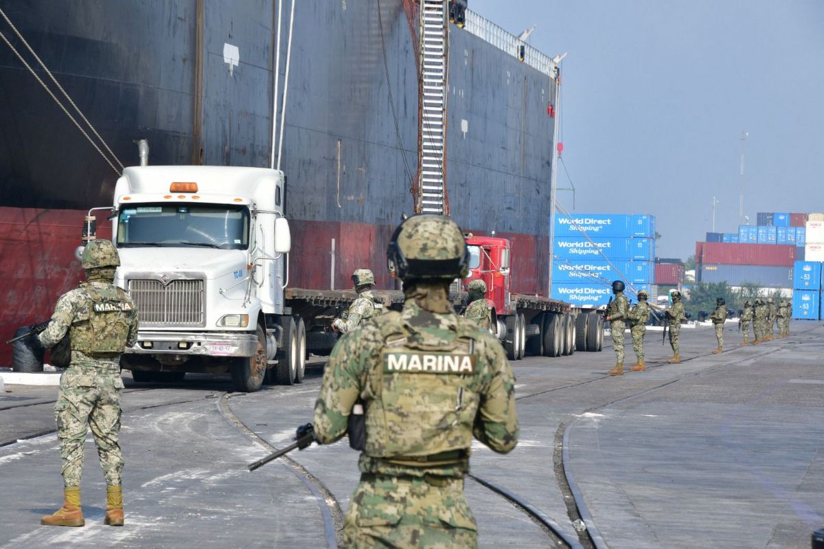 Defensa de vicealmirante ligado a huachicol consigue acceso completo a carpeta de investigación