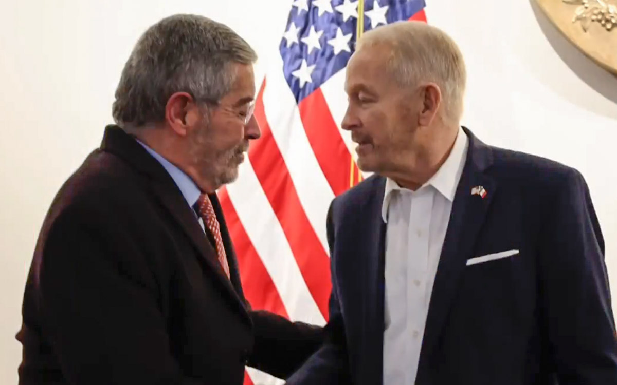 Embajador de EE.UU. recibe a funcionarios mexicanos y destaca cooperación en seguridad