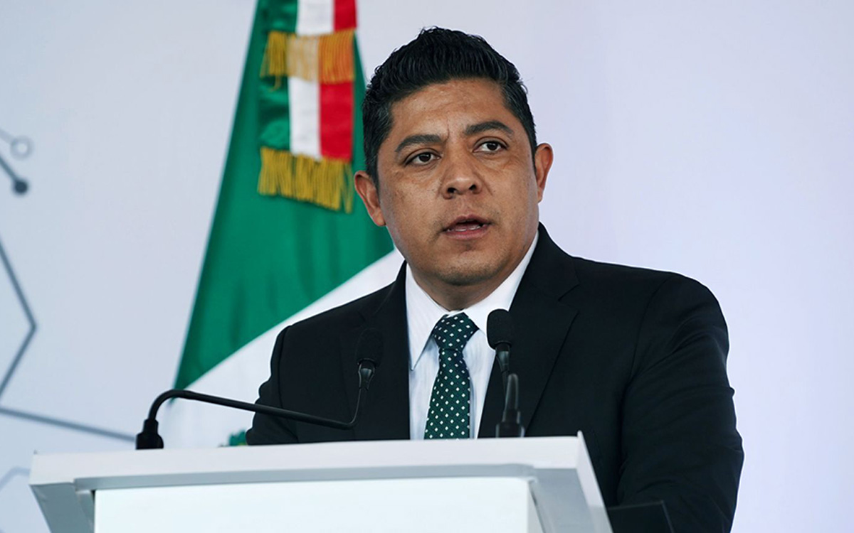 Gobernador de San Luis Potosí veta la 'Ley Esposa' y la regresa al Congreso