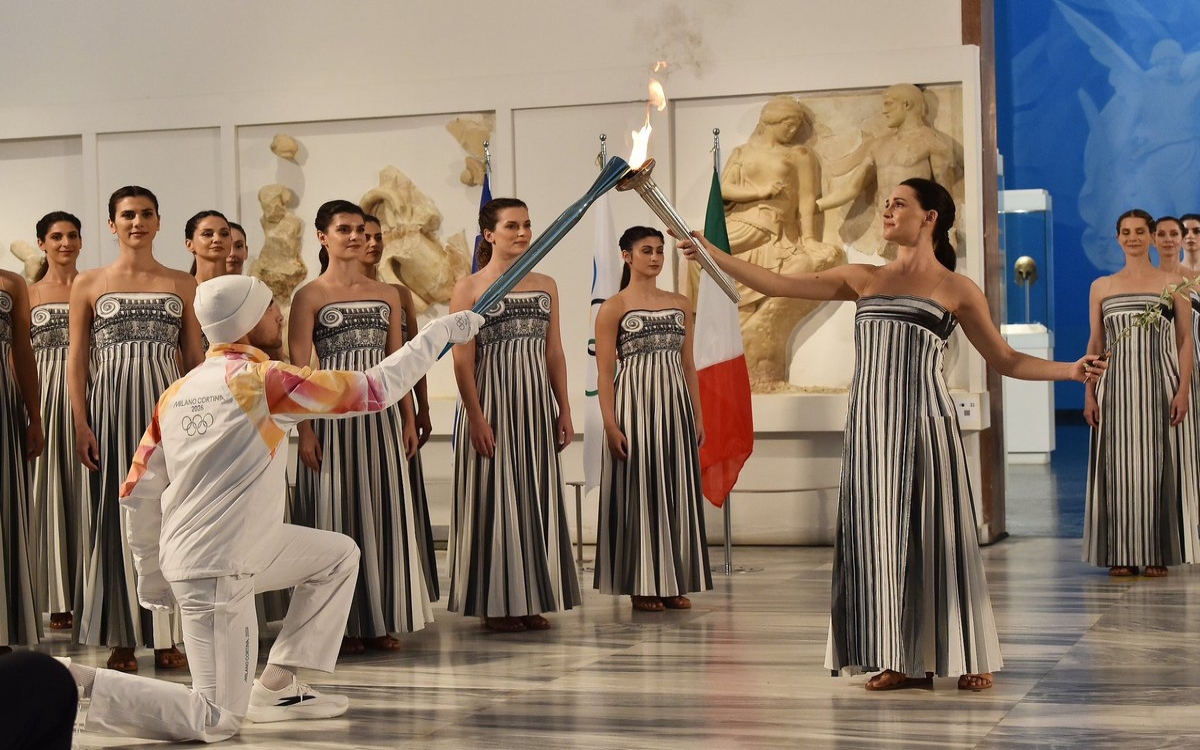 Milano-Cortina 2026: Olvidan a campeones olímpicos invernales para portar la antorcha | Video