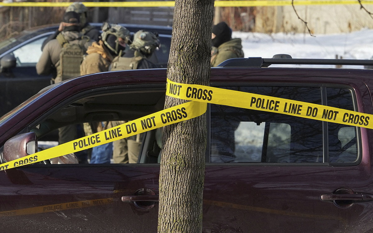 ¿Podría ser condenado el agente de ICE que mató a una mujer en Mineápolis? Experto explica