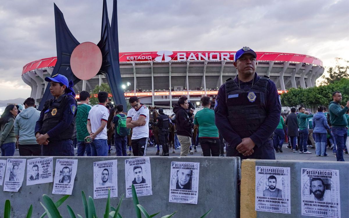 '¡México campeón, en desaparición!'; madres buscadoras protestaron previo al México-Portugal
