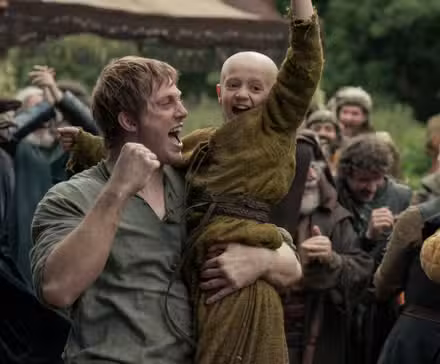 Dunk y Egg celebrando en Un Caballero de los Siete Reinos