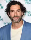 Foto de cabeza de Tom Ellis