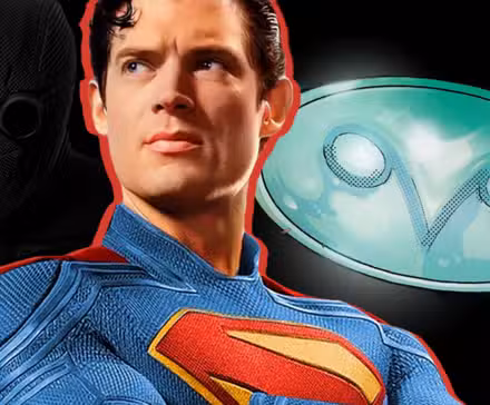 Superman de David Corenswet con dcu ultraman y el símbolo del hombre búho