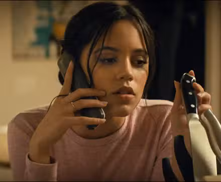 Jenna Ortega como Tara en Scream