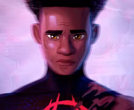 Miles Morales parece inseguro en Spider-Man: Más allá del Spider-Verse