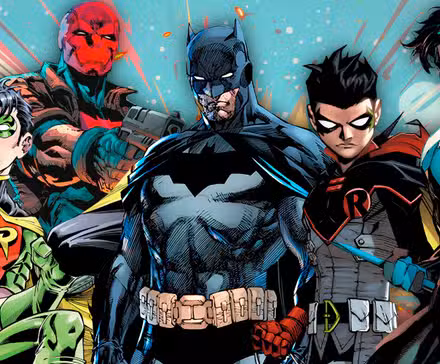 Versiones cómicas de Batman, Red Hood, Nightwing, Damian Wayne Robin, Tim Drake Robin.