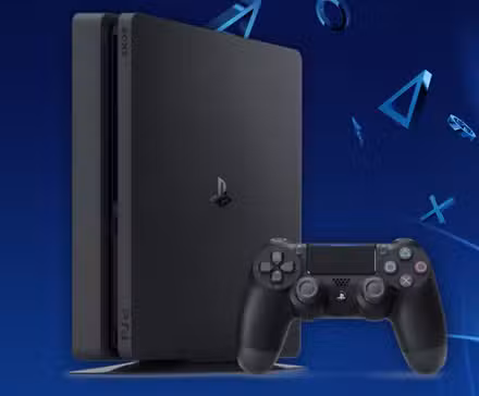 Una consola y un mando PlayStation 4 - Gaming Featured Image