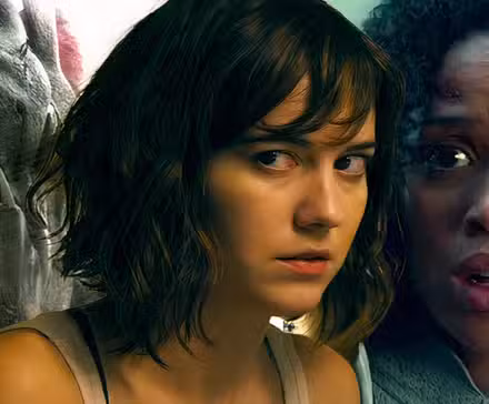 Collage de The Cloverfield Monster, Michelle de 10 Cloverfield Lane y Ava asustada de The Cloverfield Paradox