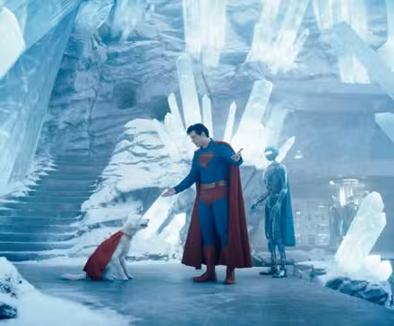 Superman y Krypto en Fortaleza de la Soledad 4K