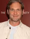 Foto de cabeza de Josh Lucas en la proyección especial en Nueva York de 'Wicked Little Letters' 