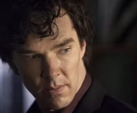 Benedict Cumberbatch en Sherlock de la BBC como Holmes