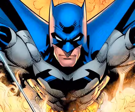 Batman salta a través del humo en un cómic