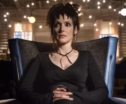 Winona Ryder como Lydia Deetz en Beetlejuice Beetlejuice