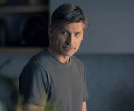 Nikolaj Coster-Waldau en Lo último que me dijo temporada 2