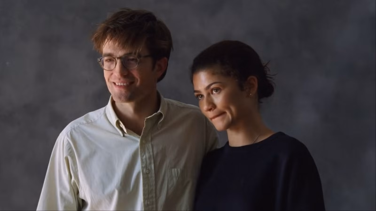El drama de Robert Pattinson y Zendaya genera controversia ya que el marketing del giro de la trama está “profundamente desalineado con la realidad”