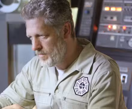 Clancy Brown en Perdidos