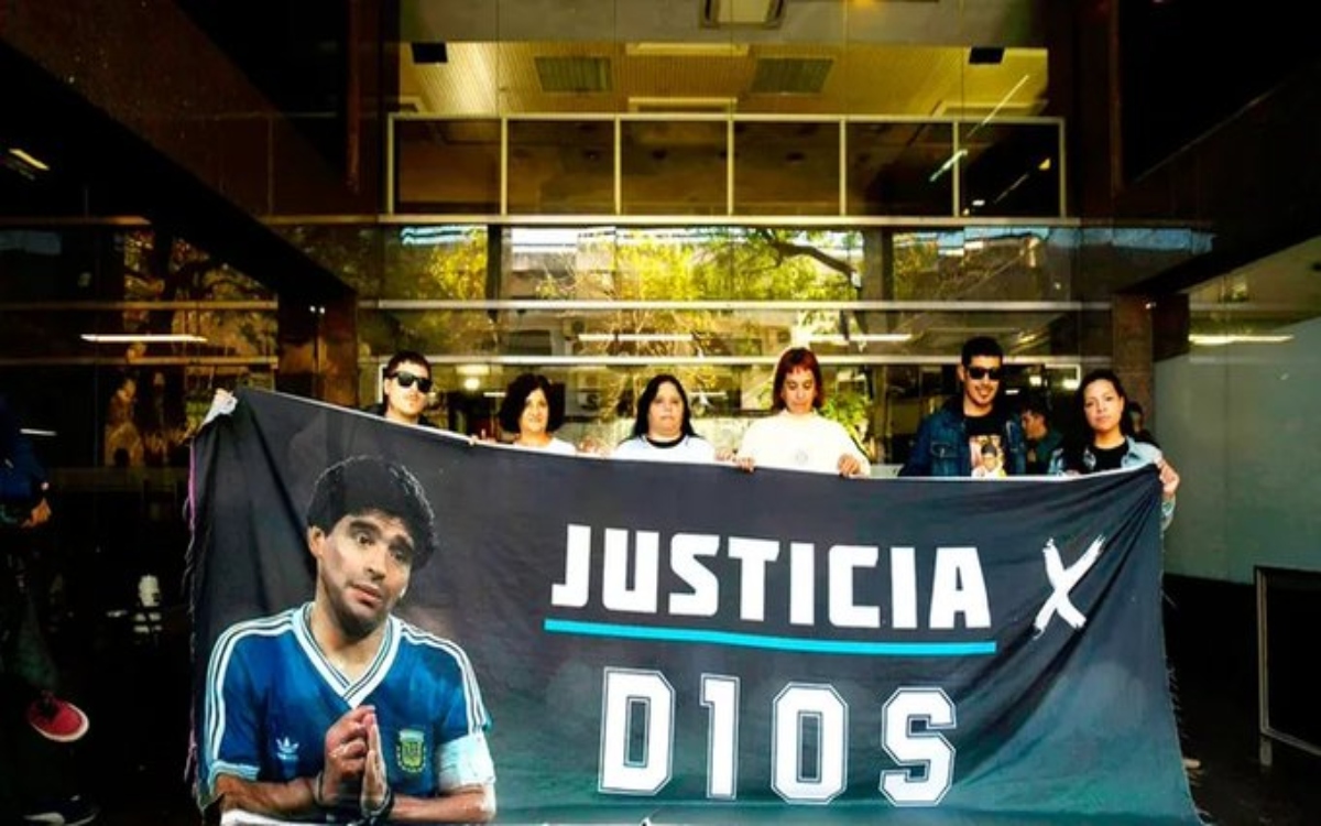 Aplazan inicio del juicio por la muerte de Diego Maradona al 14 de abril