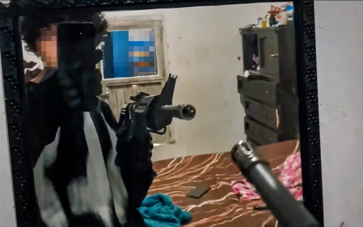 Aristegui en Vivo: Caso de estudiante que mató profesoras en Michoacán sacude al país; avanza 'Plan B' sin el PT (25/03/2026)