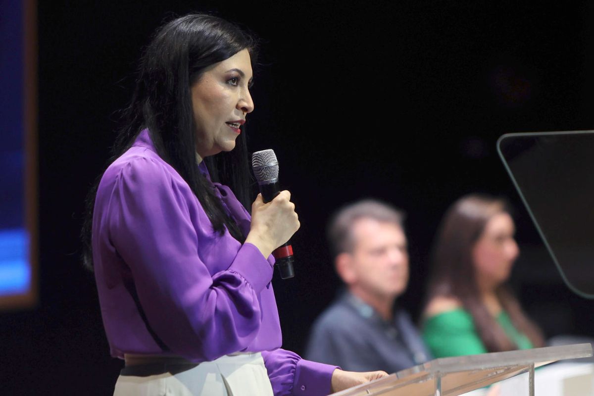 Banqueros y autoridades urgen acelerar la digitalización de pagos en México