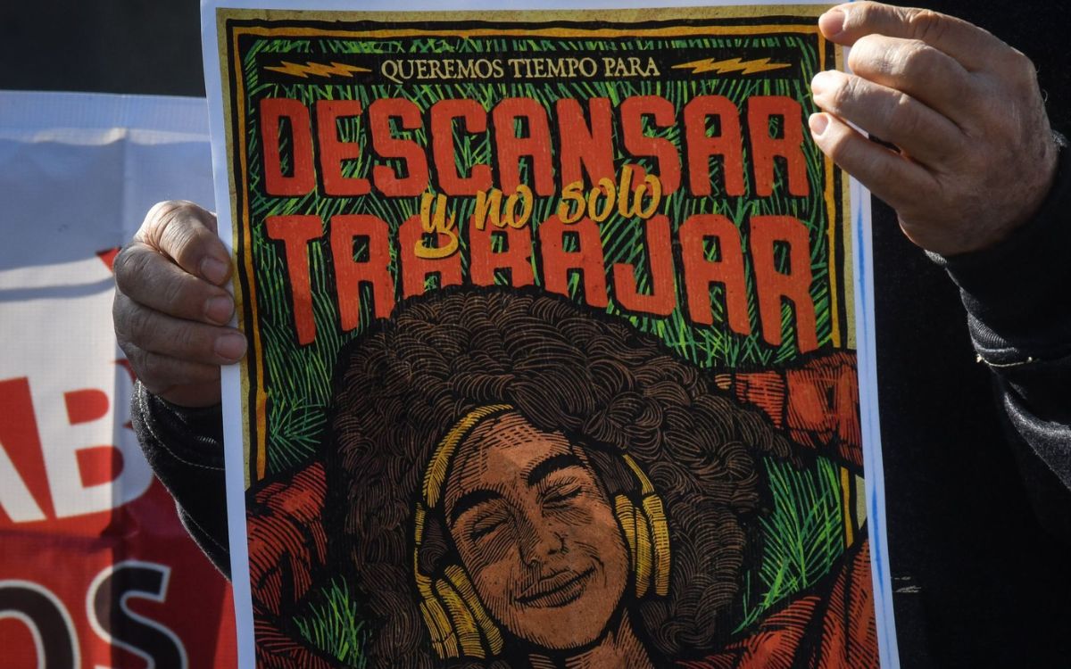 Entra en vigor reducción de jornada laboral: 40 horas hasta 2030, sin dos días de descanso y más horas extra