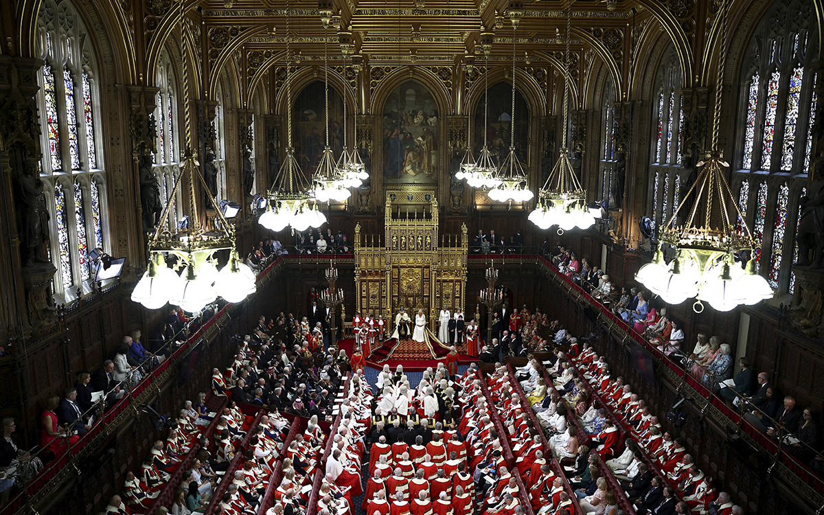 Fin de una era: la Cámara de los Lores elimina a los últimos 92 pares hereditarios