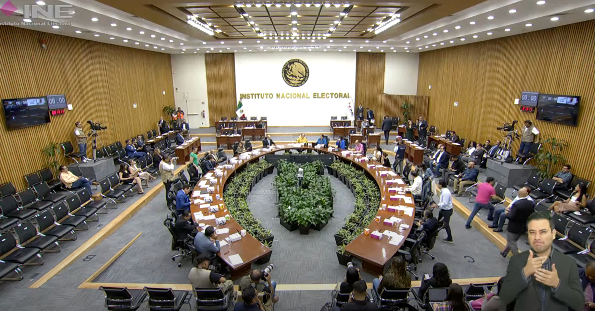 INE envió observaciones al Plan B de Sheinbaum… sin consultar a siete consejeros
