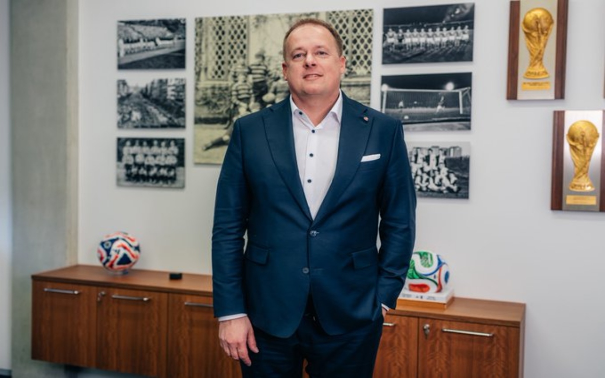 Investigan a 40 jugadores y árbitros por supuesto amaño de partidos en el futbol checo | Video