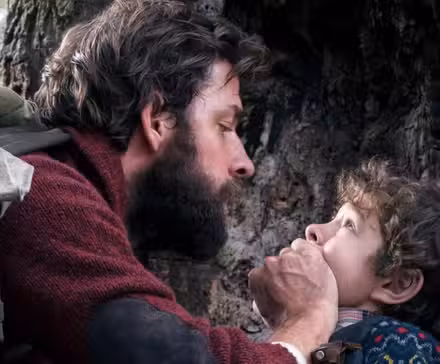 Un lugar en silencio captura de pantalla jon y niño pequeño-1