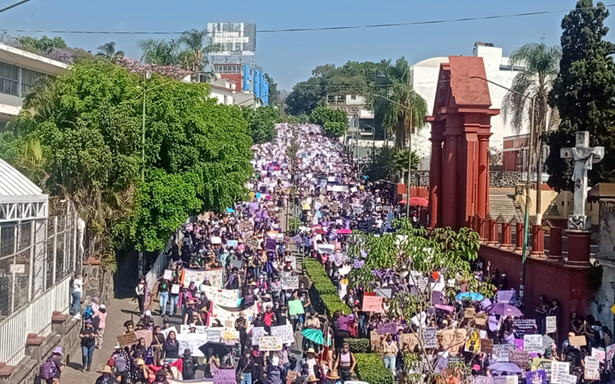 La marcha del 8M en Cuernavaca se convierte en clamor por Kimberly y Karol
