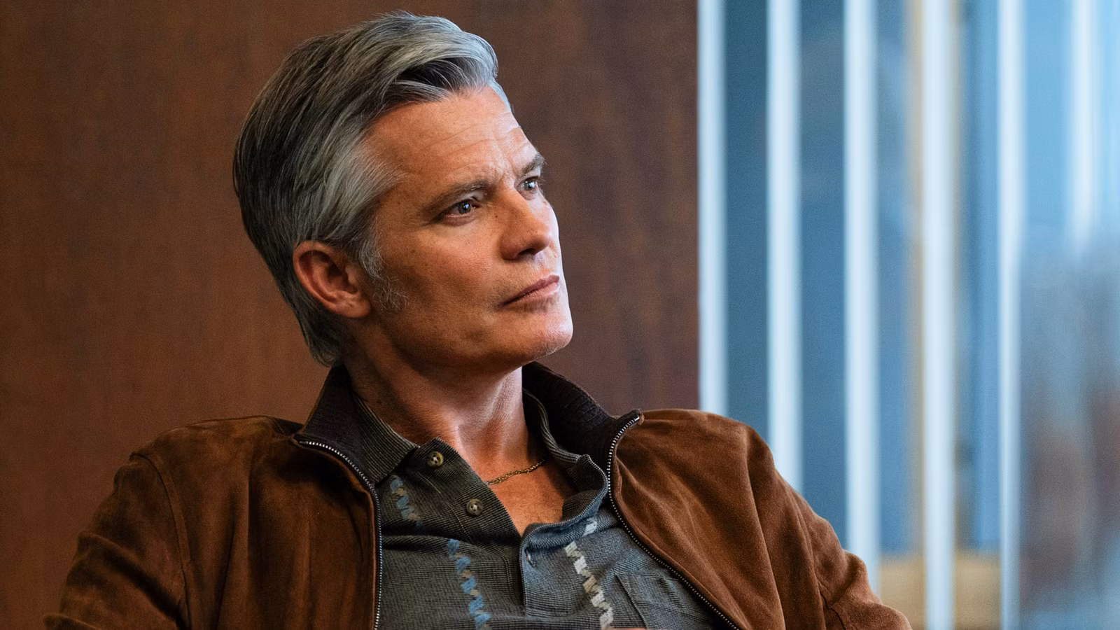 Timothy Olyphant se burla de la nueva adaptación de la serie de Apple TV “Badass” con el papel de Anti-Raylan Givens