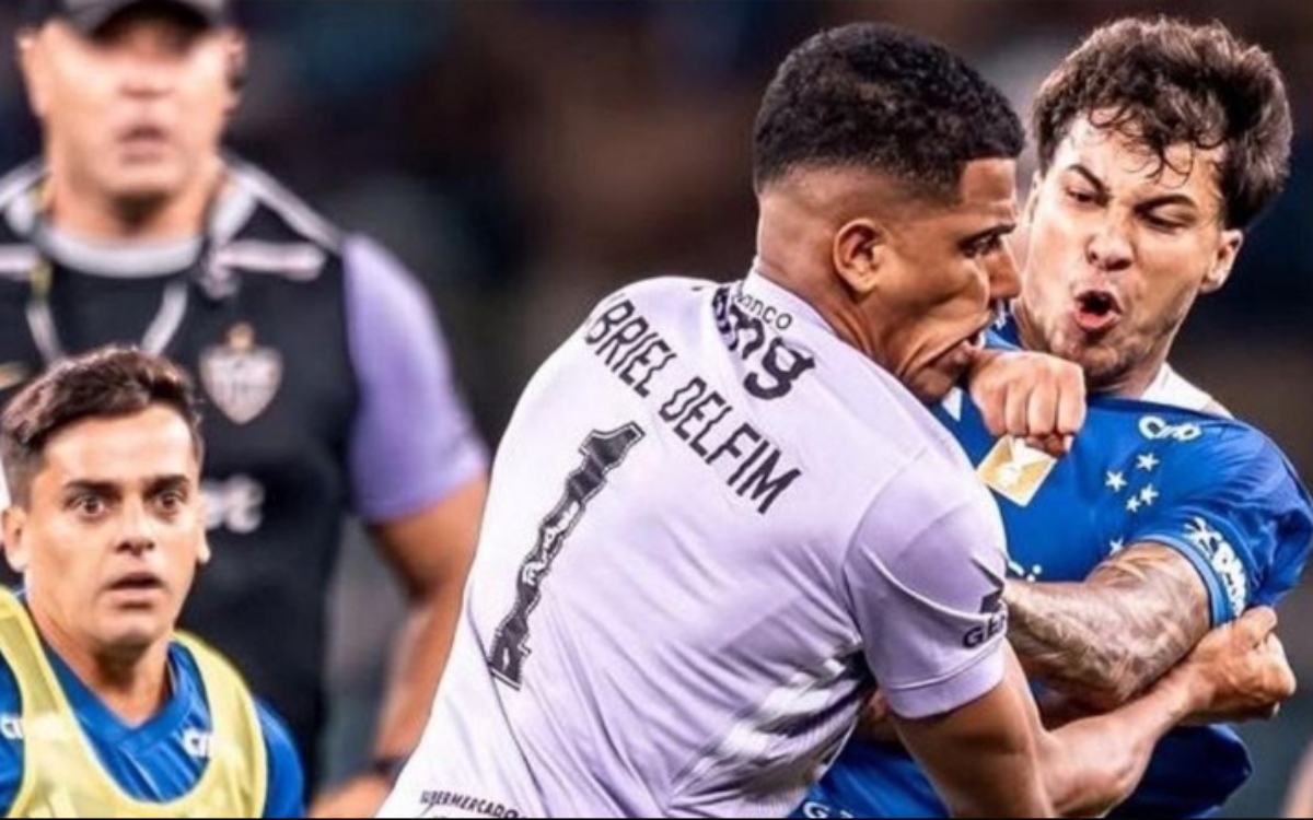Monumental bronca entre Cruzeiro y Atlético Mineiro impone récord de expulsados en Brasil | Video