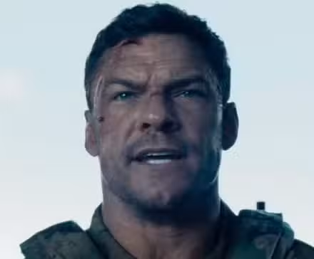 Alan Ritchson en Máquina de Guerra 2026