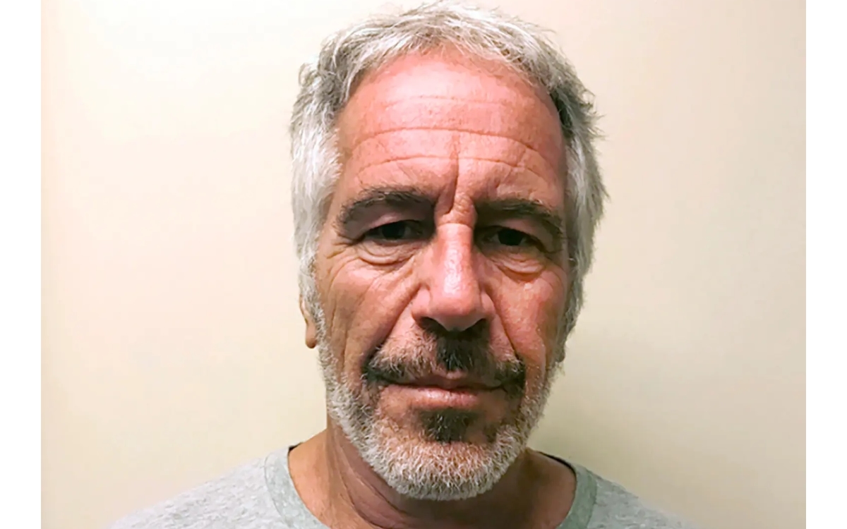 Piden declarar al último guardia que vio vivo a Epstein antes de morir