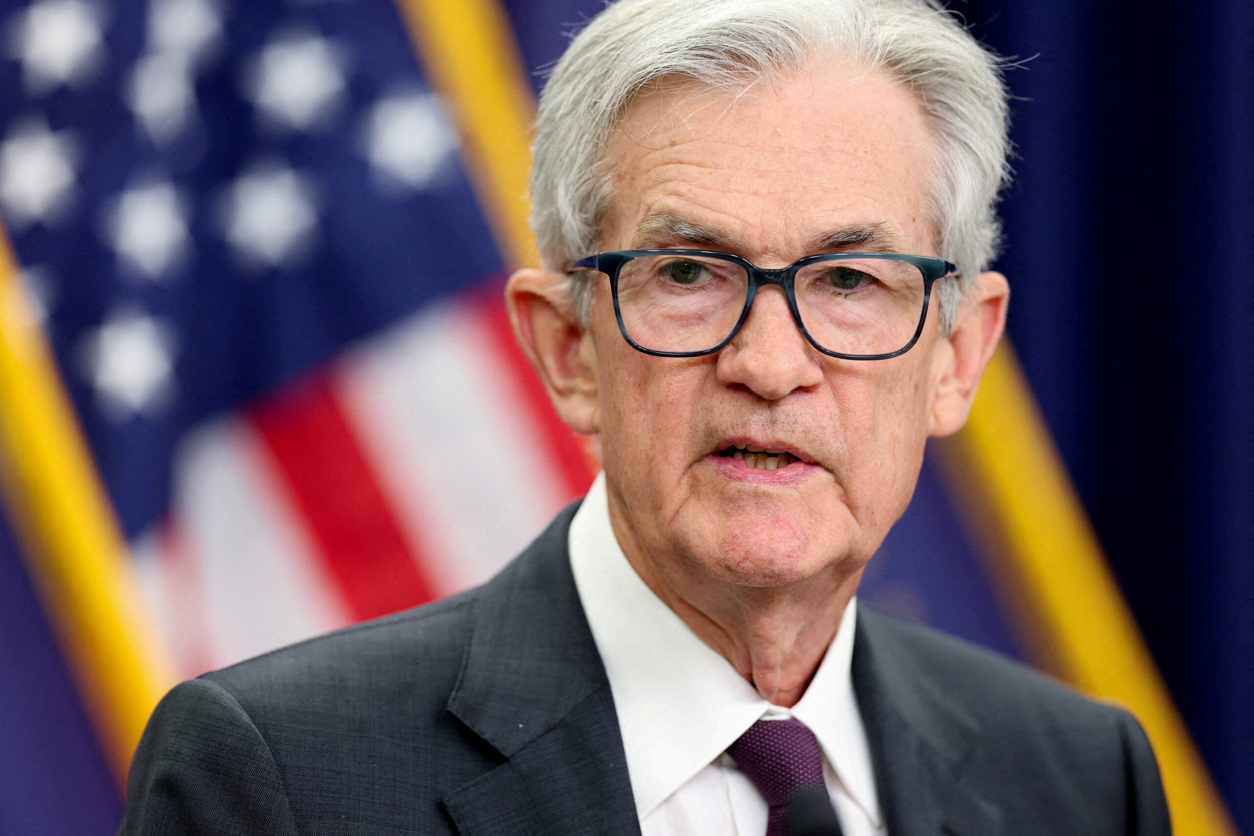 Powell dice que seguirá al frente de la Fed hasta que la investigación contra él concluya