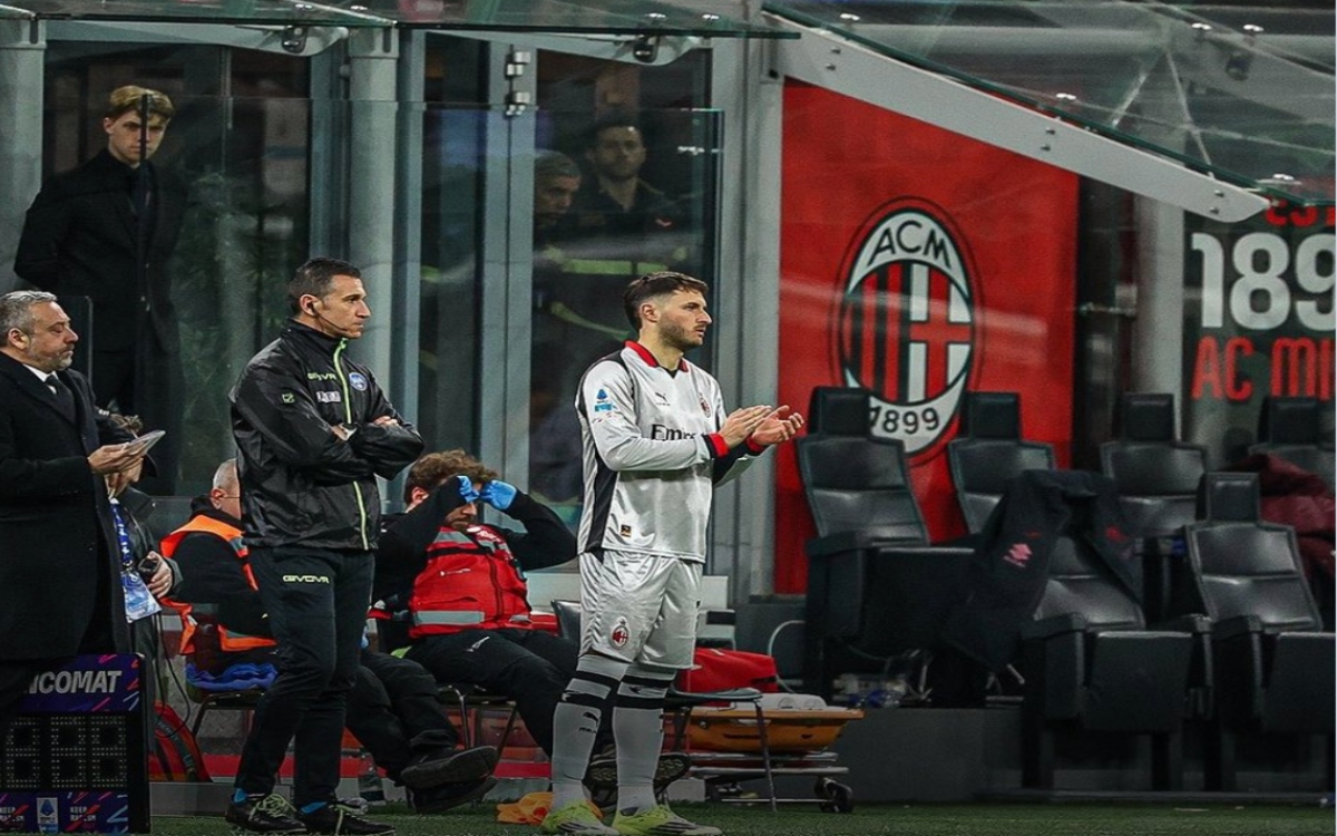 Reaparece Santiago Giménez tras cinco meses por lesión | Video