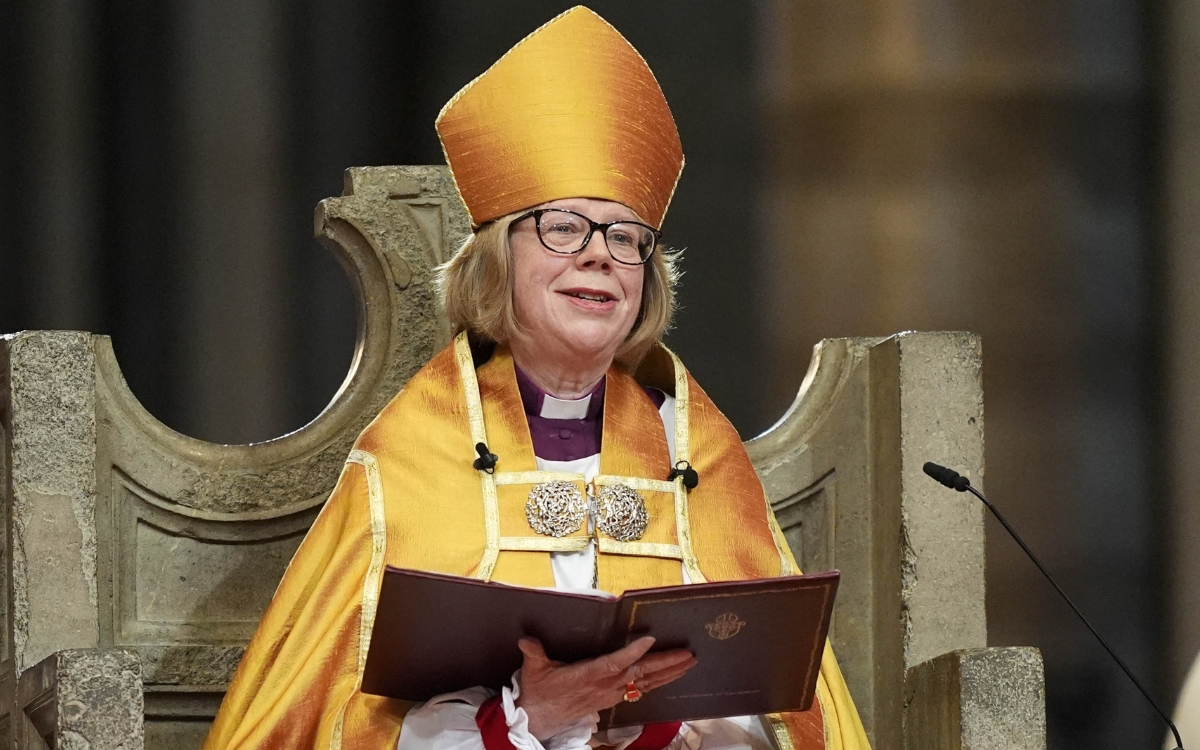 Sarah Mullally hace historia al convertirse en la primera arzobispa de la Iglesia anglicana
