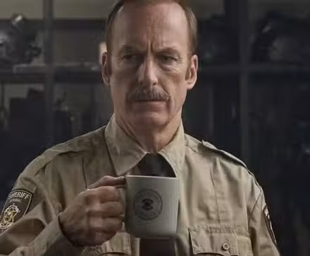 Bob Odenkirk bebe café en Normal.